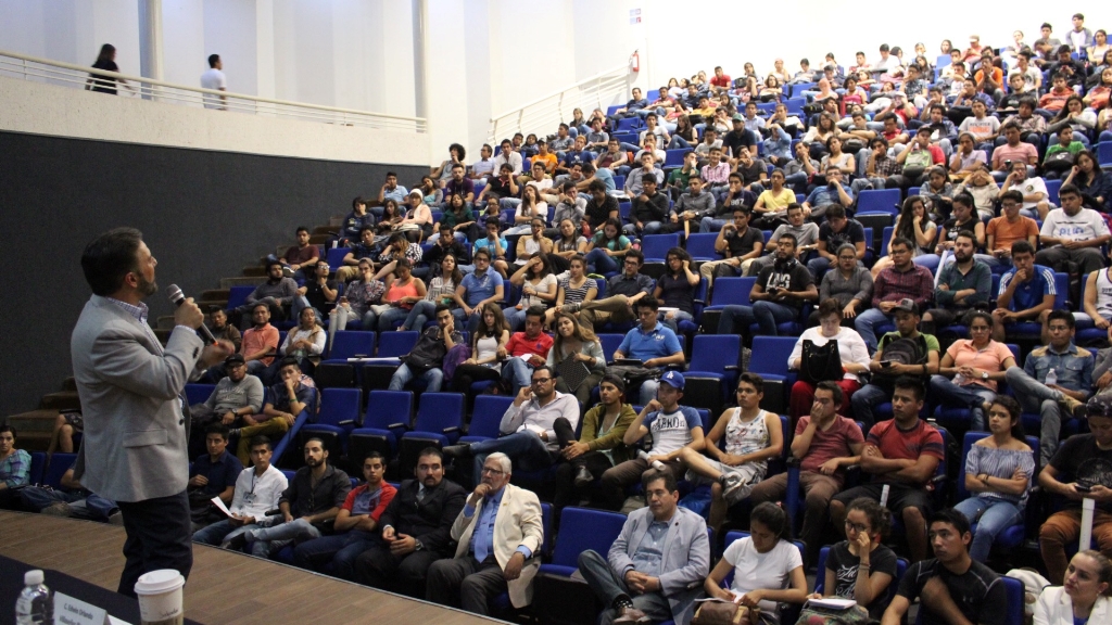 «No es suficiente un título universitario, se requiere del emprendedurismo para salir adelante»: Salvador Abud