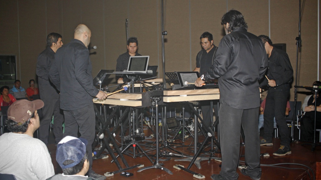 La obra Timber, se escucha por primera vez en Michoacán con Versus 8