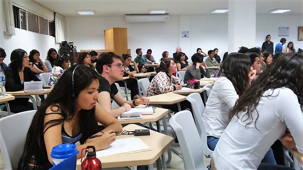 Desde el feminismo puede recuperarse la identidad y valores, frente a la globalización capitalista: Kathleen Skott-Myhre