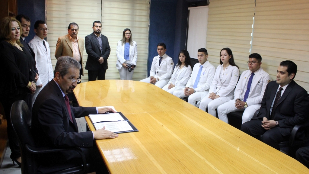 Odontología de UMSNH, destaca en la prueba EGEL Ceneval de Excelencia a nivel nacional