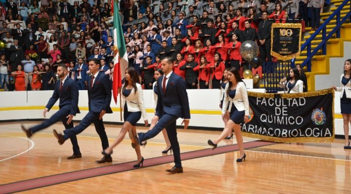 450 nuevo pasantes de la Facultad de Químico Farmacobiología de la UMSNH