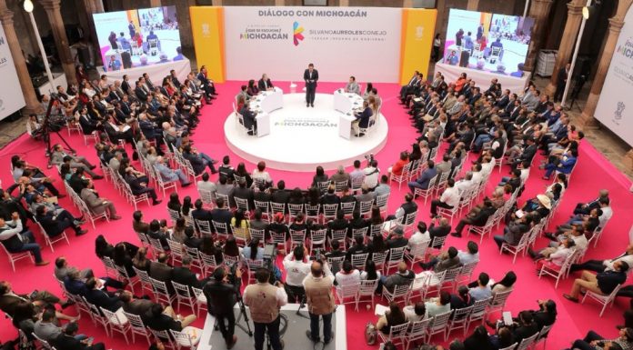 Trato equitativo y justo para la UMSMH, pide Silvano Aureoles a la Federación