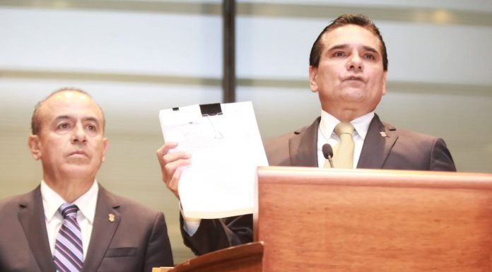 Silvano Aureoles anuncia la entrega de los servicios de educación básica al Gobierno de la República