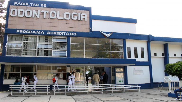 La Licenciatura en Odontología de la UMSNH, es Programa Acreditado por