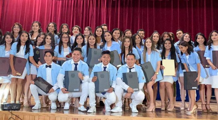 Egresa generación de pasantes nutriólogos de la Facultad de Medicina de la UMSNH