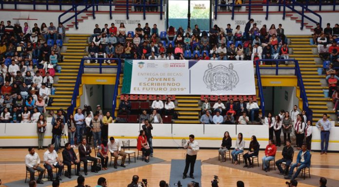 Reinicia la Entrega de las Becas Jóvenes Escribiendo el Futuro en la UMSNH