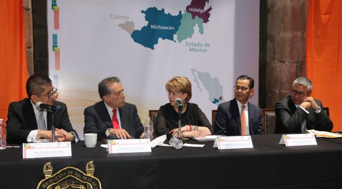 Impartir Justicia con rectitud e integridad, llama el magistrado Leonel Castillo, ante estudiantes de derecho de la UMSNH
