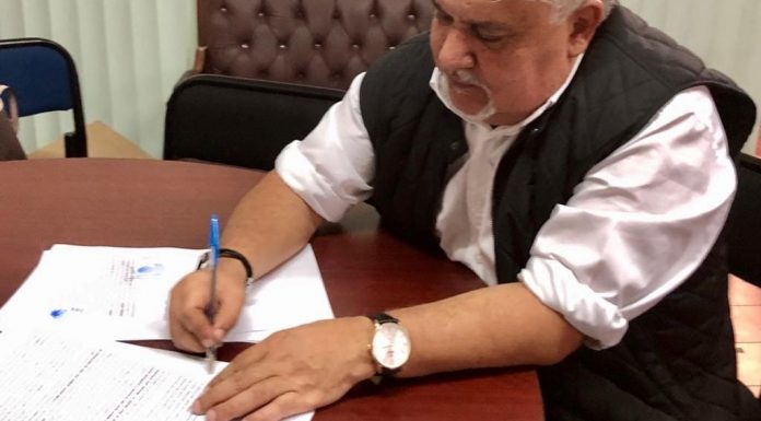 Firma Lalo Tena cambios al contrato colectivo del trabajo del SUEUM; pierden prestaciones, reforman jubilaciones Fast Track