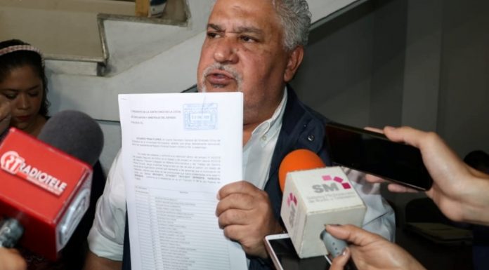 Se cae el teatro: trabajadores rechazan afiliarse al SUEUM; ante la JLCA se desisten 200