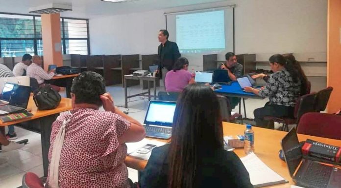 Por cerrar la convocatoria de titulación por acreditación parcial de Maestría en Administración y en Fiscal en la FCCA