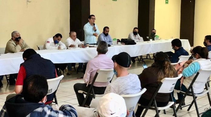 Vuelve a Equivocarse el Comité Ejecutivo del SUEUM; se desiste de la huelga Juan Guevara secretario del trabajo no aparece en el padrón del SUEUM, aun cuando firma como secretario del trabajo del sindicato