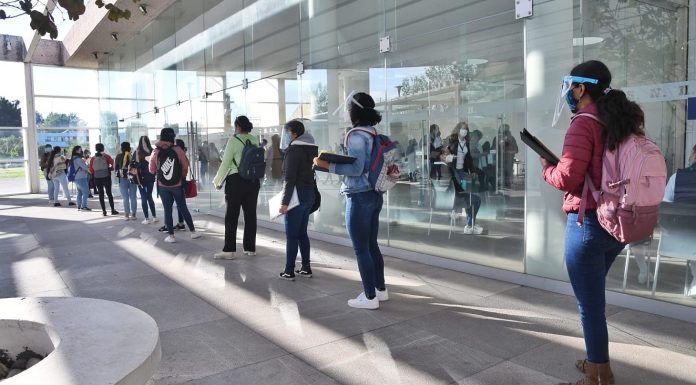 Comienza la entrega de plazas de Servicio Social a licenciaturas del área de la Salud en la UMSNH