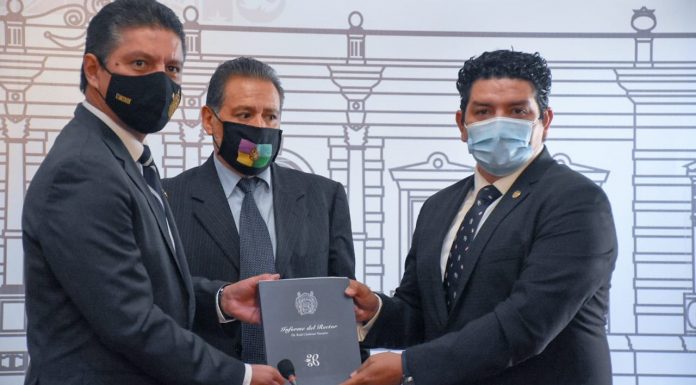 Ante el Congreso del Estado de Michoacán, la UMSNH entrega informe del estado de la Administración Universitaria Entrega informe del Estado de la UMSNH, el Dr. Cárdenas Navarro ante el Congreso de Michoacán