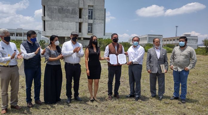 Se consolida el proyecto de la Unidad Profesional de la UMSNH en Zamora Recibe donación de predio la UMSNH en Zamora