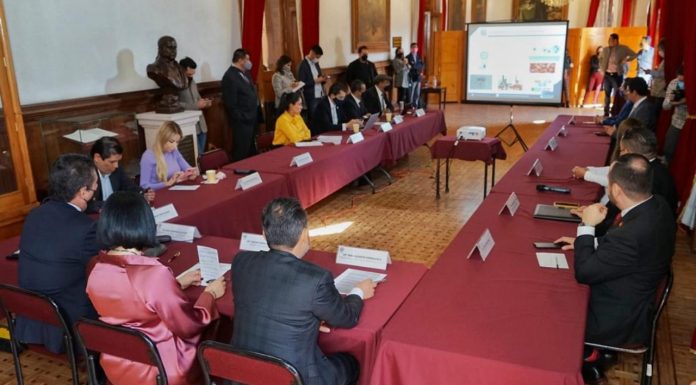 Defiende la UMSNH propuesta de incremento a su presupuesto en el Congreso del Estado de Michoacán Los legisladores Michoacanos conocieron el estado financiero por el que atraviesa la Universidad Michoacana de San Nicolás de Hidalgo