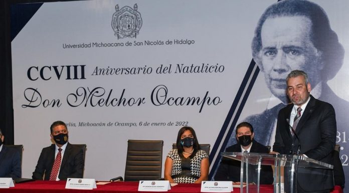 Melchor Ocampo: Legado vigente para todos lo Mexicanos El Aula Mater del Colegio de San Nicolás fue la sede del evento en donde el Gobernador de Michoacán, Alfredo Ramírez Bedolla fue el orador oficial.