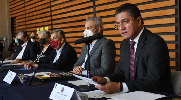 Por una Democracia Progresista, el Rector de la UMSNH, Cárdenas Navarro, Presenta libro de Cuauhtémoc Cárdenas