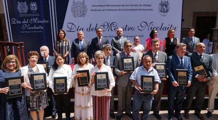 Gobernador y Rector encabezan los festejos por la celebración del día del Maestro