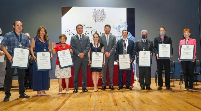 Entrega la UMSNH la Presea Vasco de Quiroga a nicolaitas distinguidos