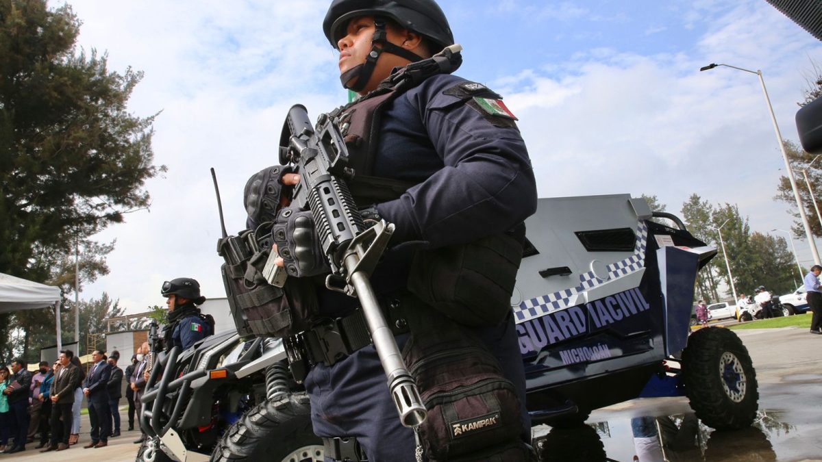 Guardia civil Michoacán La guardia civil Michoacán nueva corporación de seguridad pública al servicio de los ciudadanos