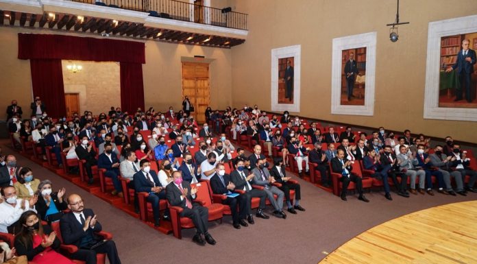 Toman protesta y entran en funciones nuevos consejeros universitarios de la UMSNH