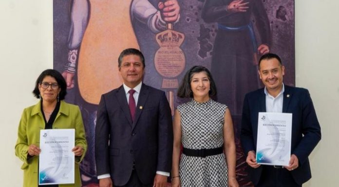 MVZ y Enfermería, Licenciaturas de la UMSNH con alta pertinencia Social y Académica: CENEVAL Directores de las facultades de enfermería y medicina veterinaria y Zootecnia de la Universidad Michoacana de San Nicolás de Hidalgo, recibieron los reconocimientos por CENEVAL