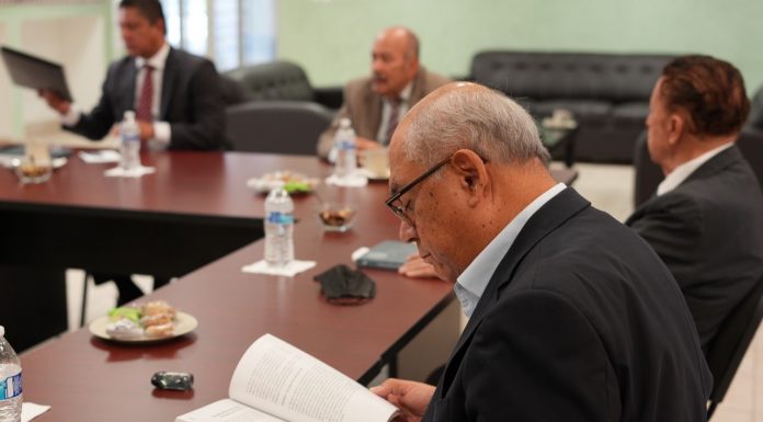 UMSNH: Revisa la Comisión de Rectoría el III Informe del Estado de la Universidad Michoacana Entrega Cárdenas Navarro, informe de actividades 2021 a la Comisión de Rectoría de la UMSNH