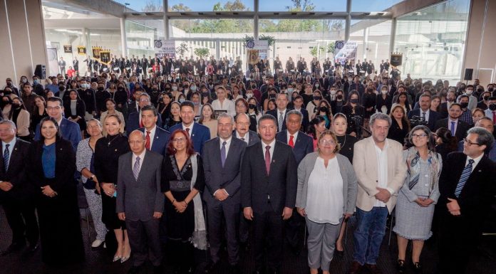 Espaldarazo de la SEP Federal a la UMSNH en su 105 aniversario Funcionarios de primera nivel de la Secretaría de Educación Pública del Gobierno Federal, asi como autoridades del Gobierno de Michoacán, reconocen en la UMSNH a una de las mejores universidades del pais.