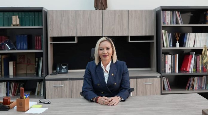 «A construir las bases de la UMSNH del Siglo XXI» Dra. Yarabí Ávila González, Rectora de la UMSNH Dra Yarabí Ávila González, rectora de la UMSNH