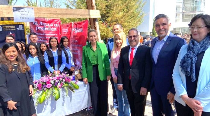 ExpOrienta 2023 en Ciudad Hidalgo acerca la oferta educativa de la UMSNH a cientos de jóvenes estudiantes Exporienta 2023 de la UMSNH en Cd Hidalgo (10)