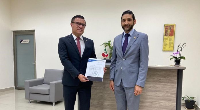 Javier Cervantes asume la Secretaría General de la UMSNH a ceremonia de traspaso de responsabilidades fue presidida por el secretario Particular, Edgar Martínez Altamirano, quien representaba a la rectora Yarabí Ávila González.