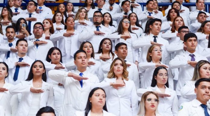 Generación 2018-2023 de la Facultad de Odontología celebra la culminación de su formación profesional