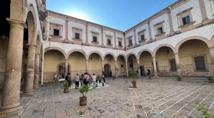 Uruapan y Morelia se Preparan para el Curso de Inducción al bachillerato en la UMSNH Uruapan y Morelia se Preparan para el Curso de Inducción al bachillerato en la UMSNH, primera convocatoria