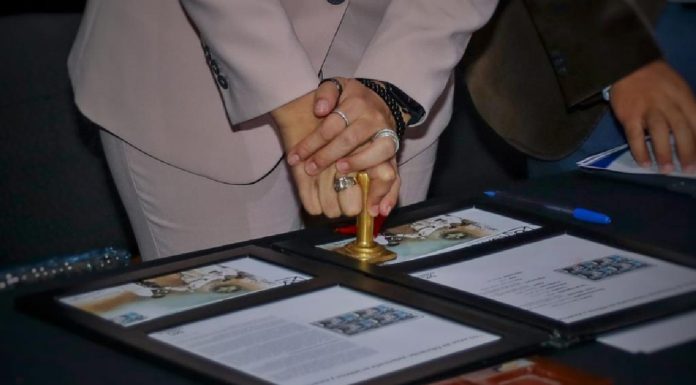 Estampilla especial rinde tributo a la Veterinaria en Michoacán