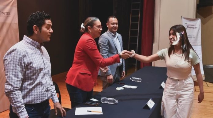 Tarjetas SIM Gratuitas para 5,000 Estudiantes en la UMSNH Continua la entrega de tarjetas SIM con internet para alumnos de casas del estudiante en la UMSNH