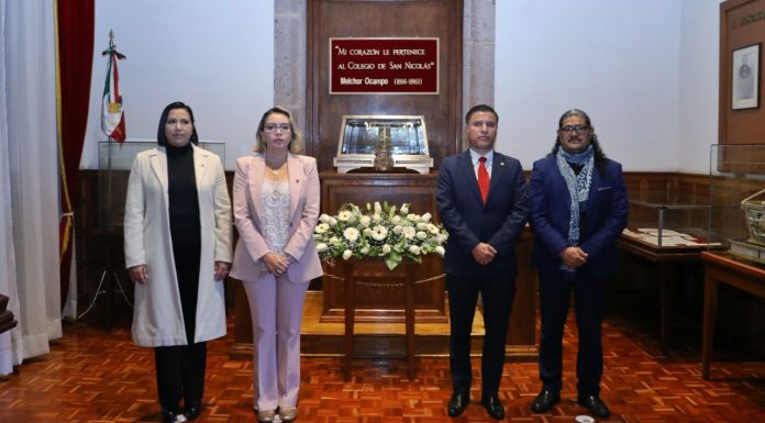 Celebran Legado Educativo y Liberal de Ocampo en UMSNH Autoridades universitarias rinden homenaje a Melchor Ocampo en la Sala que lleva su nombre, marcando el CCX Aniversario de su natalicio.