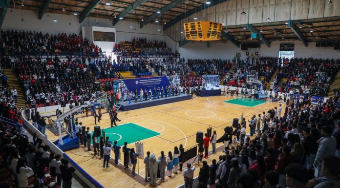 Miles de Jóvenes Exploran Futuro Académico en la UMSNH con Exporienta y ACUDE Un auditorio repleto refleja el interés juvenil en la oferta educativa de la UMSNH durante la apertura de Exporienta 2024 y ACUDE.