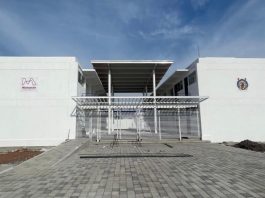 Fachada principal del nuevo campus de la UMSNH en Zamora, que comenzará a recibir estudiantes en agosto de 2024.