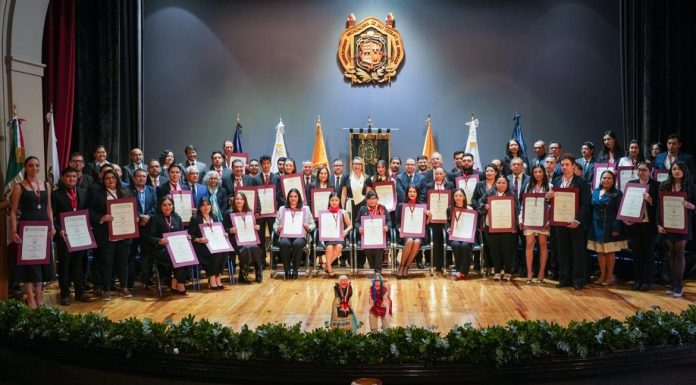 UMSNH reconoce excelencia académica con Medalla Ignacio Chávez Sánchez Entrega de la Presea Ignacio Chávez 2026 (1)