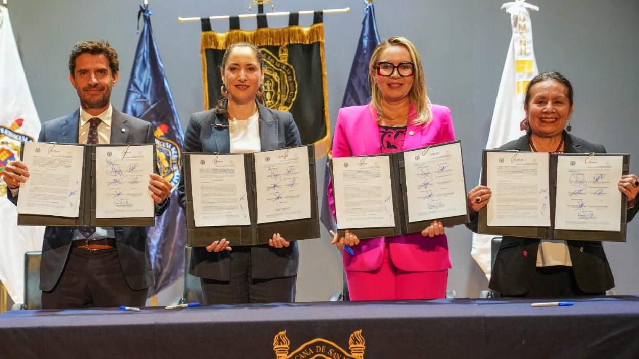 UMSNH profesionalizará sector cultural para fortalecer el tejido social Representantes de la UNESCO, Secretaría de Cultura federal y la UMSNH exhiben el convenio que establece una estrategia de cultura de paz en Michoacán.