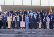 UMSNH establece programa de fortalecimiento con Escuelas Incorporadas La rectora Yarabí Ávila González posa junto con integrantes del Gabinete Legal y Ampliado de la UMSNH y directivos de las Escuelas Incorporadas, al concluir la reunión de trabajo realizada en las instalaciones de la Universidad Michoacana.