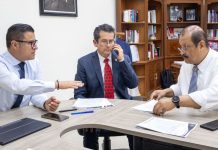 Javier Cervantes: UMSNH cumple compromisos con planta docente de Derecho Autoridades de la Facultad de Derecho sostienen reunión de trabajo para coordinar la implementación del Programa de Sustentabilidad Administrativa y la asignación de materias definitivas a docentes.