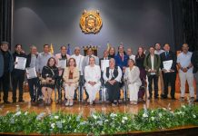 Radio Nicolaita Emisora oficial de la UMSNH inicia festejos por su 50 aniversario La Universidad Michoacana reunió a locutoras, locutores, pioneras, pioneros y recipiendarios en una ceremonia de reconocimiento sin precedentes para el gremio.