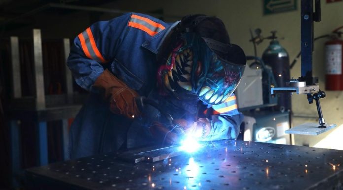 UMSNH lanza carrera en Tecnología de Soldadura con proyección internacional El Profesional Asociado en Ciencias Aplicadas en Tecnología de Soldadura de la UMSNH combina formación teórica y práctica para que sus egresados se integren de inmediato al sector productivo regional, nacional e internacional.