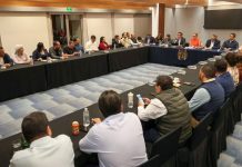 UMSNH garantiza clases virtuales ante suspensión de labores administrativas Autoridades universitarias y directivos cierran filas durante la sesión de trabajo donde se acordó garantizar el derecho a la educación de los niveles bachillerato, licenciatura y posgrado.