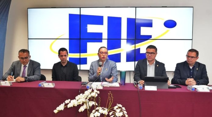 Todos los programas de la FIE – UMSNH ya son internacionales La rectora Yarabí Ávila González encabezó el anuncio de la acreditación internacional de la totalidad de los programas de la Facultad de Ingeniería Eléctrica por parte del CACEI.
