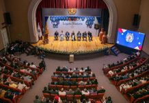 Defienden autonomía universitaria de la UMSNH en entrega de legado nicolaita Vista panorámica de la ceremonia del Reconocimiento Legado Nicolaita 2026 en el auditorio universitario de la UMSNH; el recinto, completamente lleno, fue escenario del homenaje a 30 docentes distinguidos por su trayectoria, en un acto encabezado por la rectora Yarabí Ávila González el 16 de mayo de 2026 en Morelia, Michoacán.