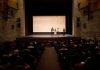 UMSNH y Ambulante fortalecen el cine documental en Michoacán Integrantes del equipo de la Gira Ambulante y autoridades universitarias durante el acto inaugural, en el cual se destacó la importancia de las narrativas visuales para la comprensión de las problemáticas sociales contemporáneas.