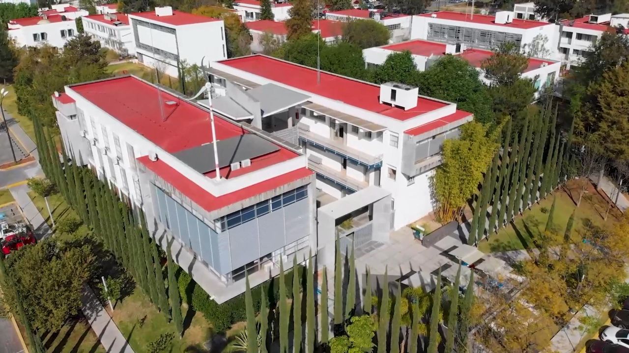 Vista aérea de un sector de Ciudad Universitaria en Morelia, Michoacán, mostrando la moderna infraestructura de la UMSNH, incluyendo facultad de ingeniería eléctrica. Vista aérea de un sector de Ciudad Universitaria en Morelia, Michoacán, mostrando la moderna infraestructura de la UMSNH, incluyendo facultad de ingeniería eléctrica.