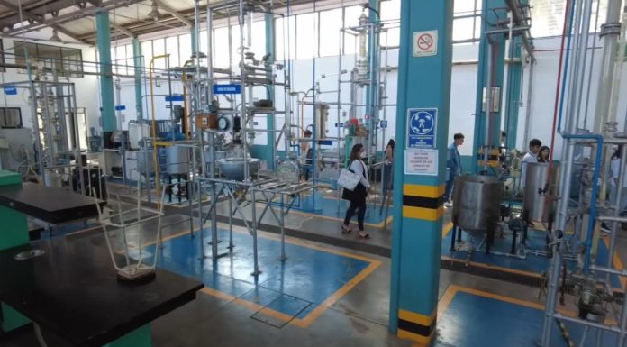 Ingenierías de la UMSNH obtienen sellos de excelencia del organismo CACEI La infraestructura de laboratorios industriales en Ciudad Universitaria ofrece a los alumnos un entorno simulado de plantas de proceso para prácticas especializadas.